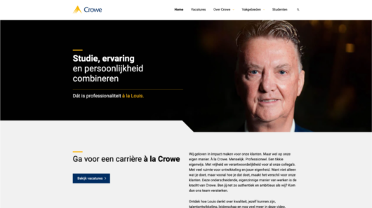 Crowe Nederland website met tekst over het combineren van studie en ervaring voor professionele ontwikkeling.